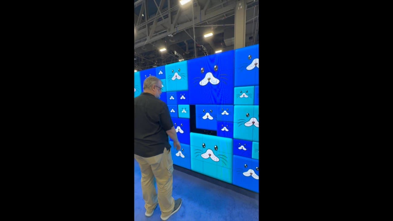 1.9mm 3D Display video preview 4
